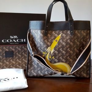 NWT COACH FIELD TOTE HORSE CARRIAGE ROCKET PRINT